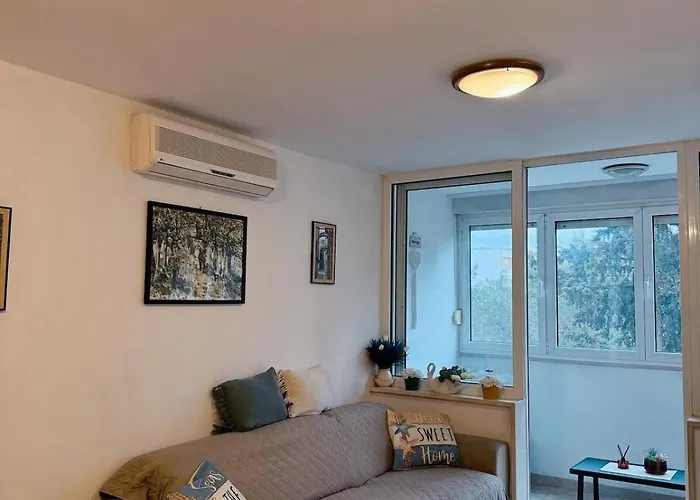 Cecilia Apartment